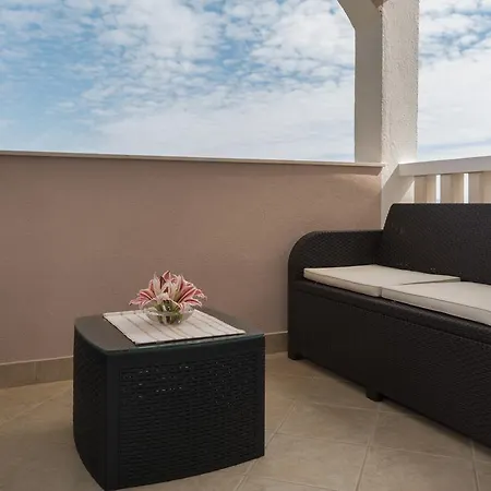 Apartments Blue Lagoon Trogir Exterior photo